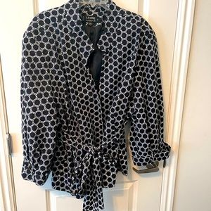 ❤️Black and white embroidered eyelet blazer